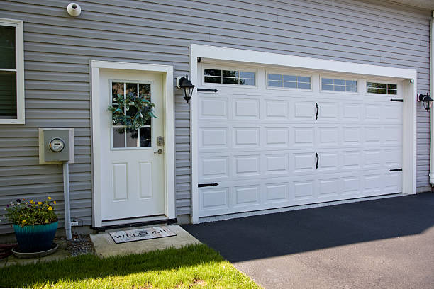 24/7 Emergency Garage Door Panel Replacement experts in Brushy Creek, TX